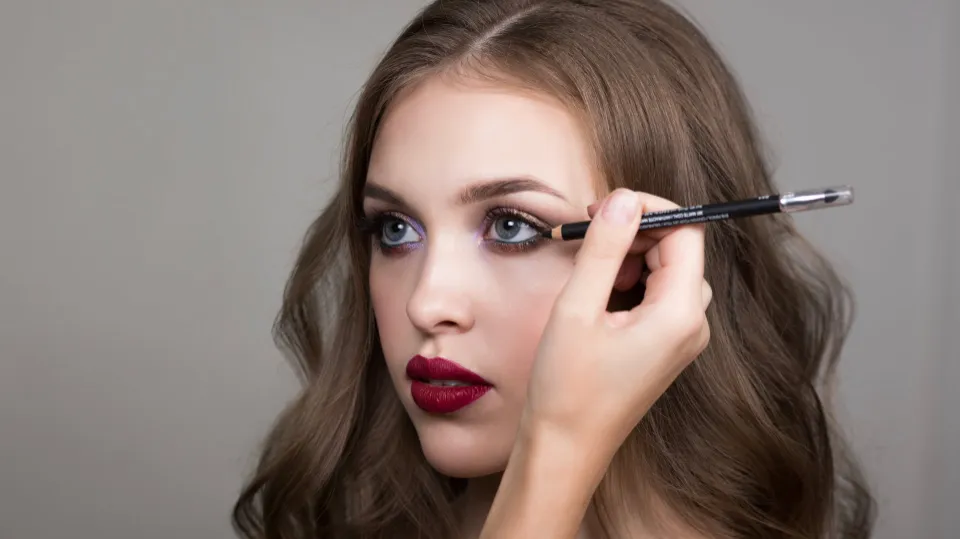 16 Best Brown Eyeliner in 2023: Reviews & Buying Guide