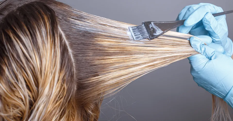 How Long Do You Leave Hair Dye In? (Answered)