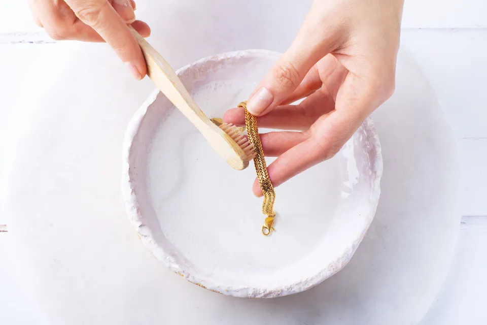 How to Gold Plate Jewelry