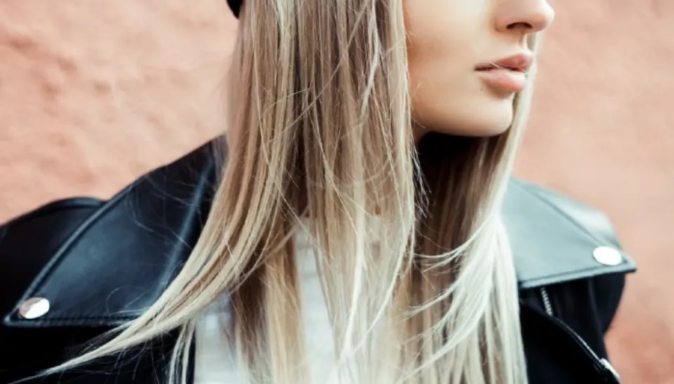 How to Make Bleached Hair Soft and Silky