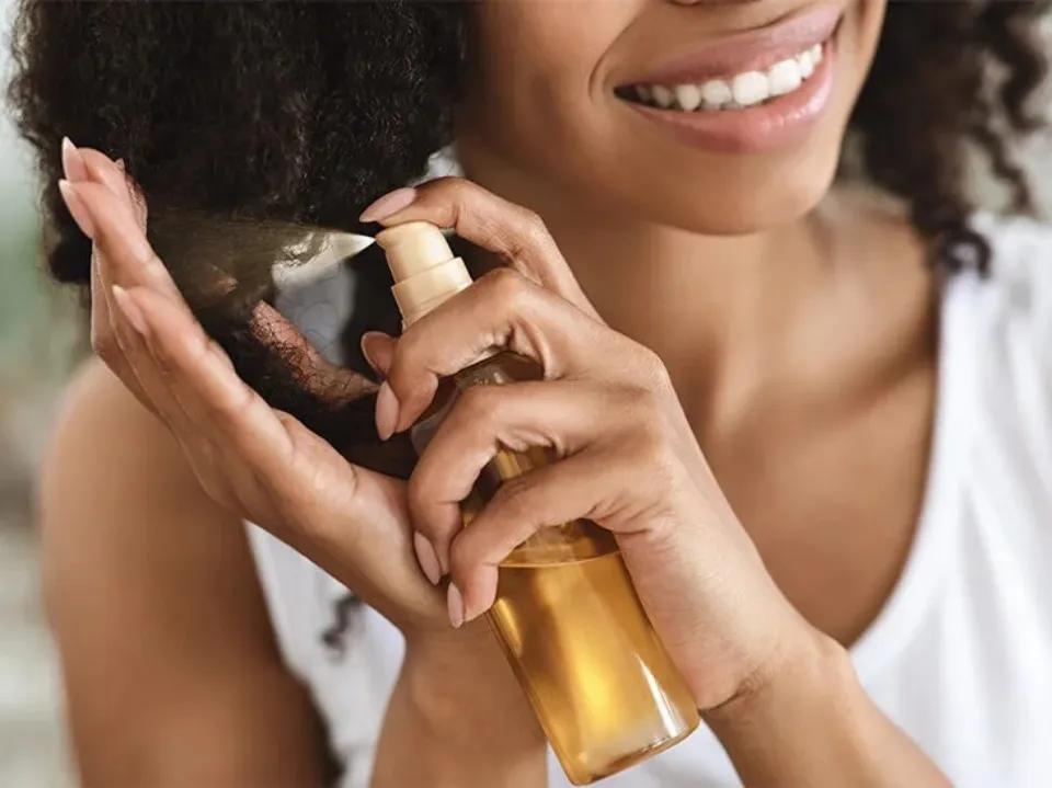 How to Mix Essential Oils for Hair Growth and Thickness