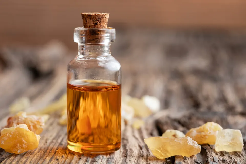 How to Use Frankincense Oil on Face