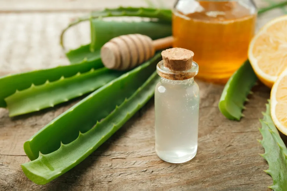 Hydrating Honey and Aloe Face Mask