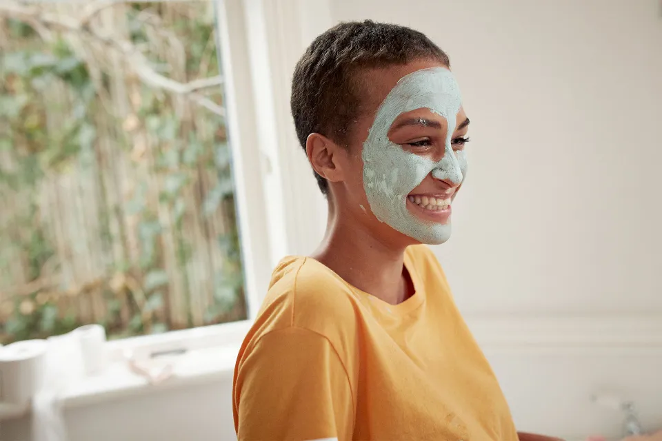 When to Use a Face Mask in Skin Care Routine