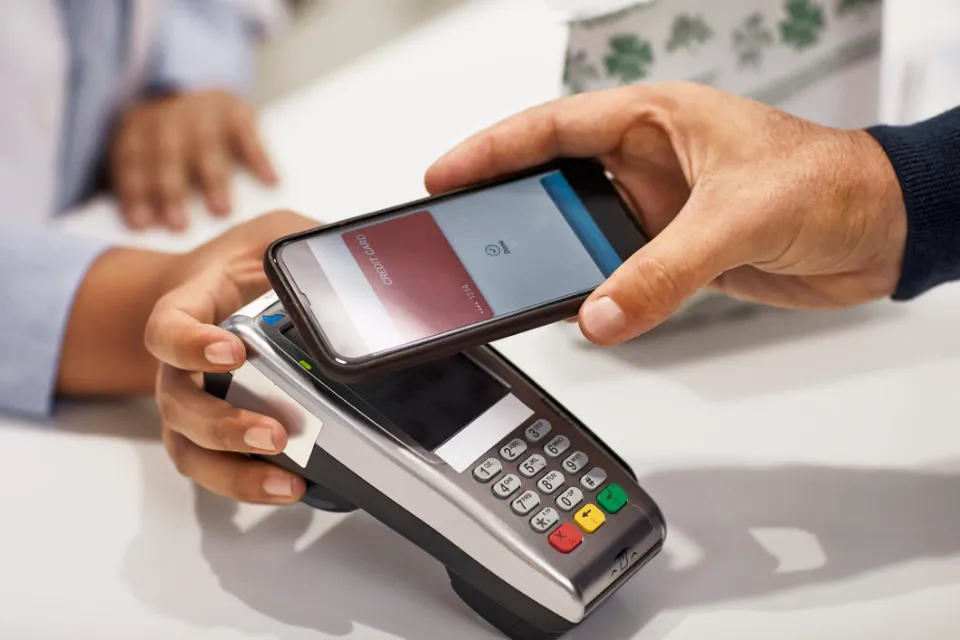 Does Urban Outfitters Take Apple Pay? Answered 2023