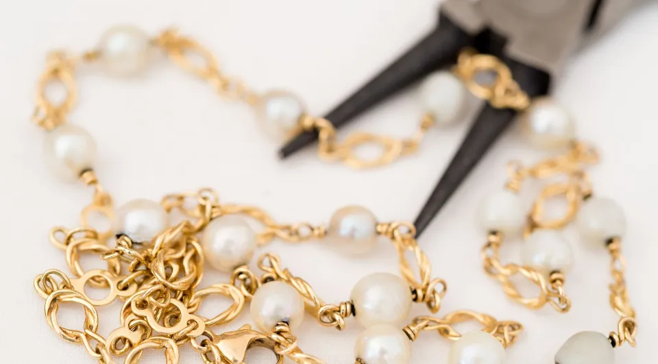 How to Fix a Broken Necklace Chain