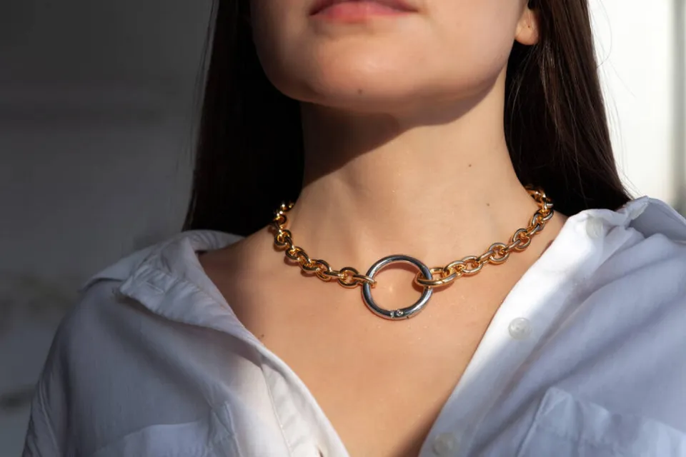 How to Get Hair Out of Necklace Chain? 5 Easy Ways