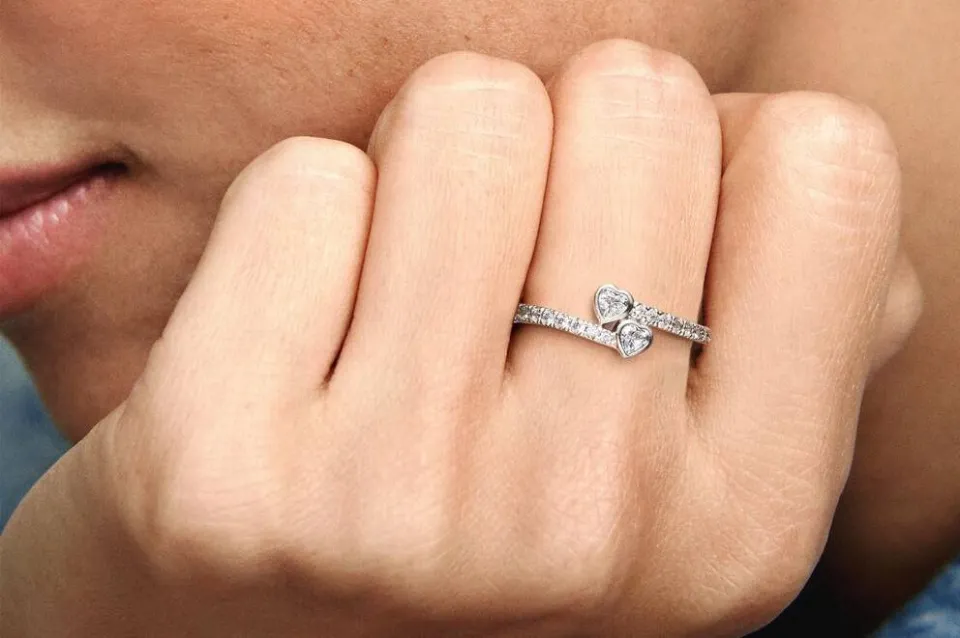 What Does a Promise Ring Look Like