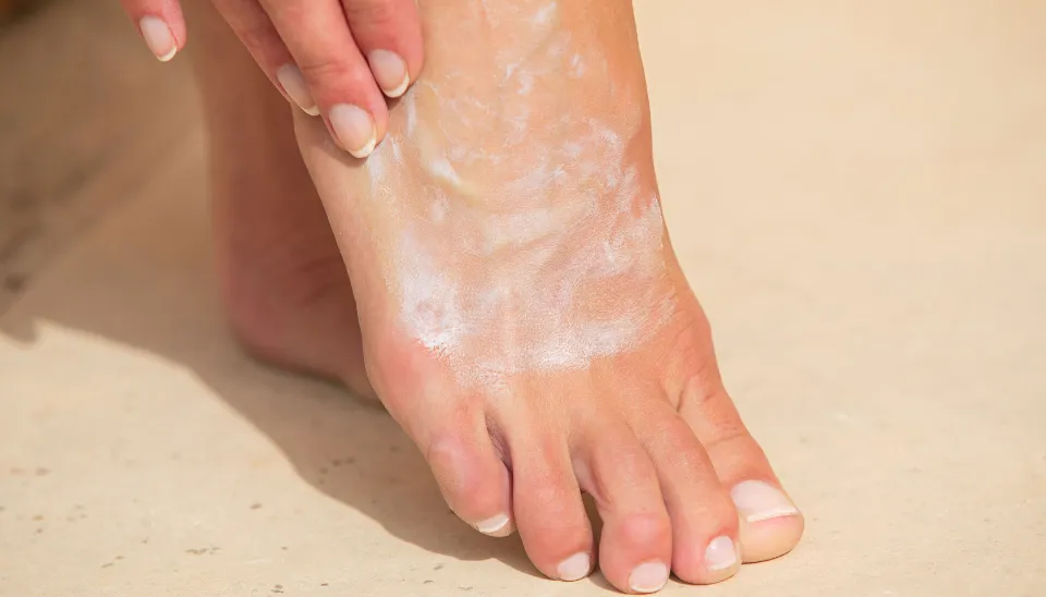 6 Reasons Why Are My Feet So Dry Even When I Moisturize