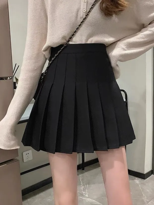 Are Black Skirts in Style