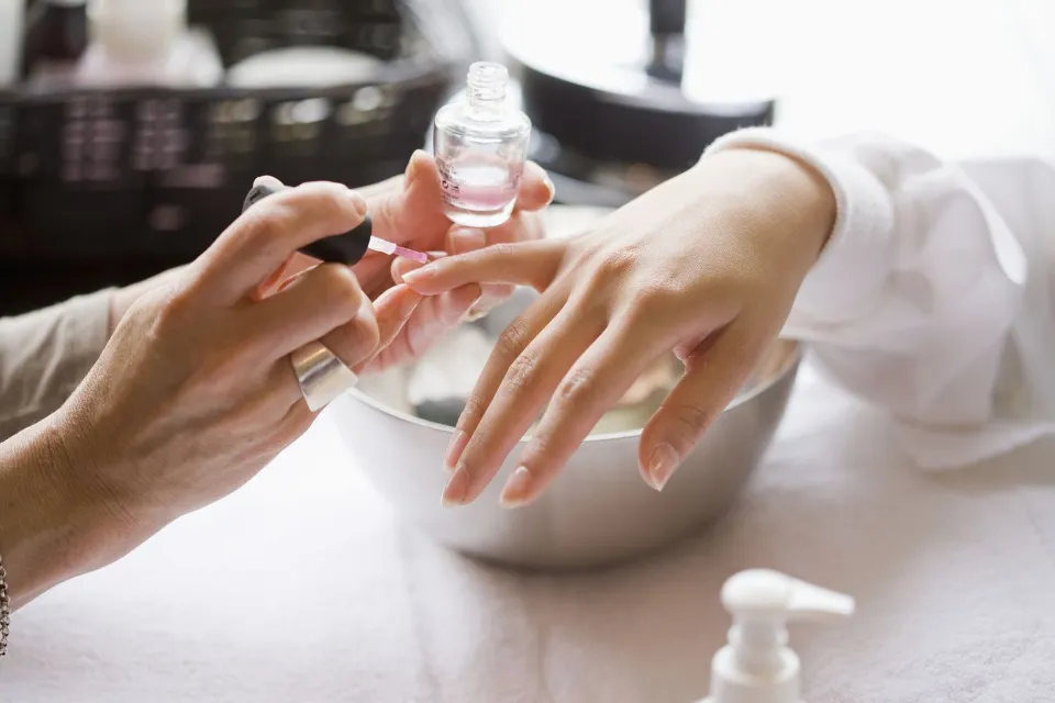 Can You Get a Gel Manicure While Pregnant? Facts to Know