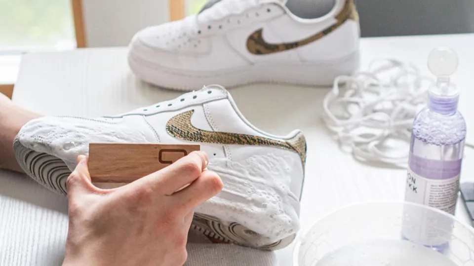 How to Clean White Sneakers? Ultimate Guide