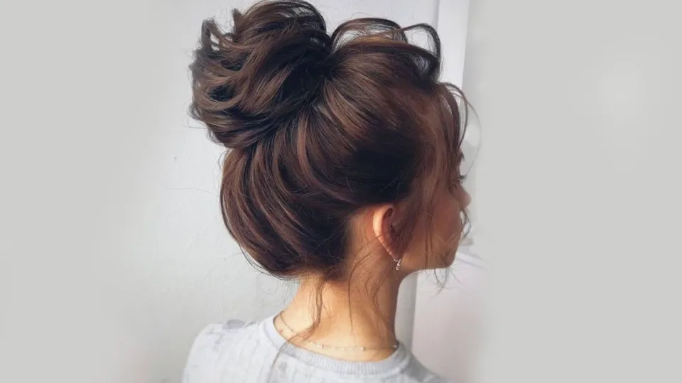 How to Do a Messy Bun