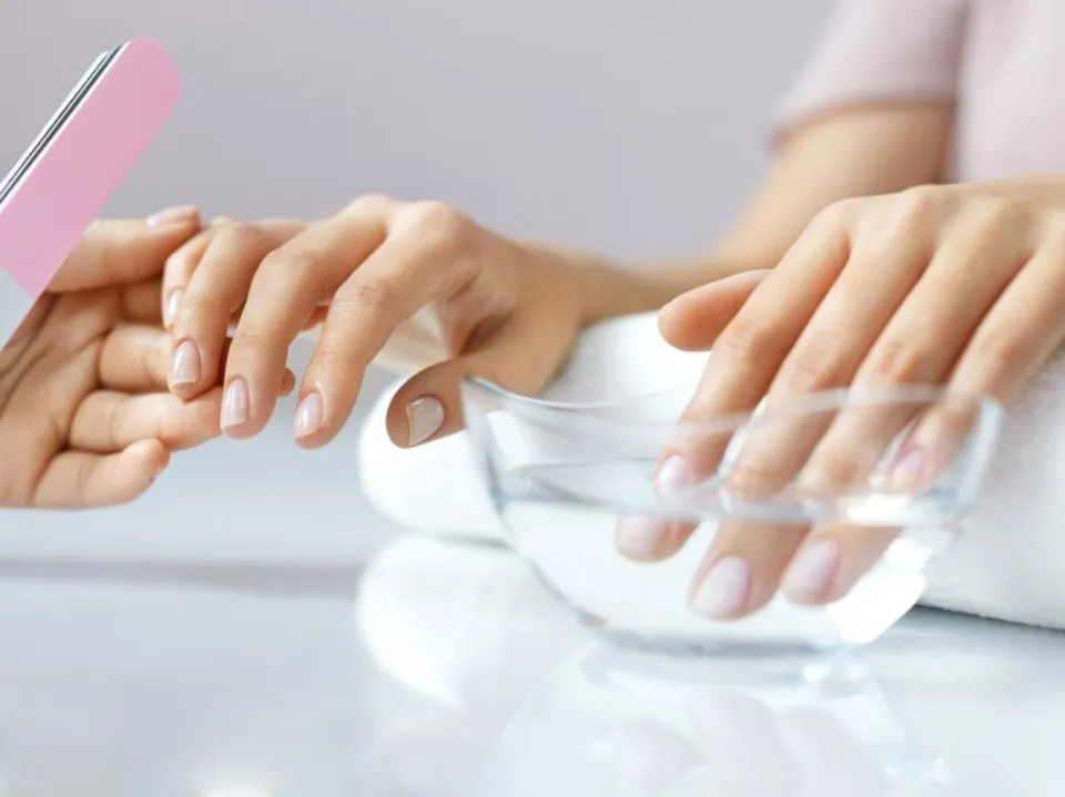 How to Remove Gel Manicure