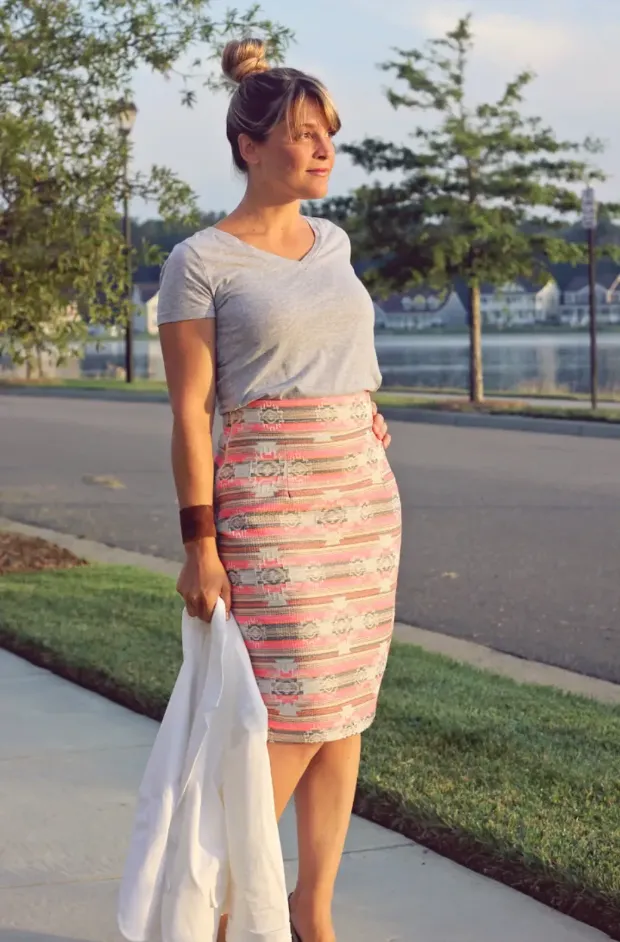 How to Wear a Pencil Skirt With a Tummy