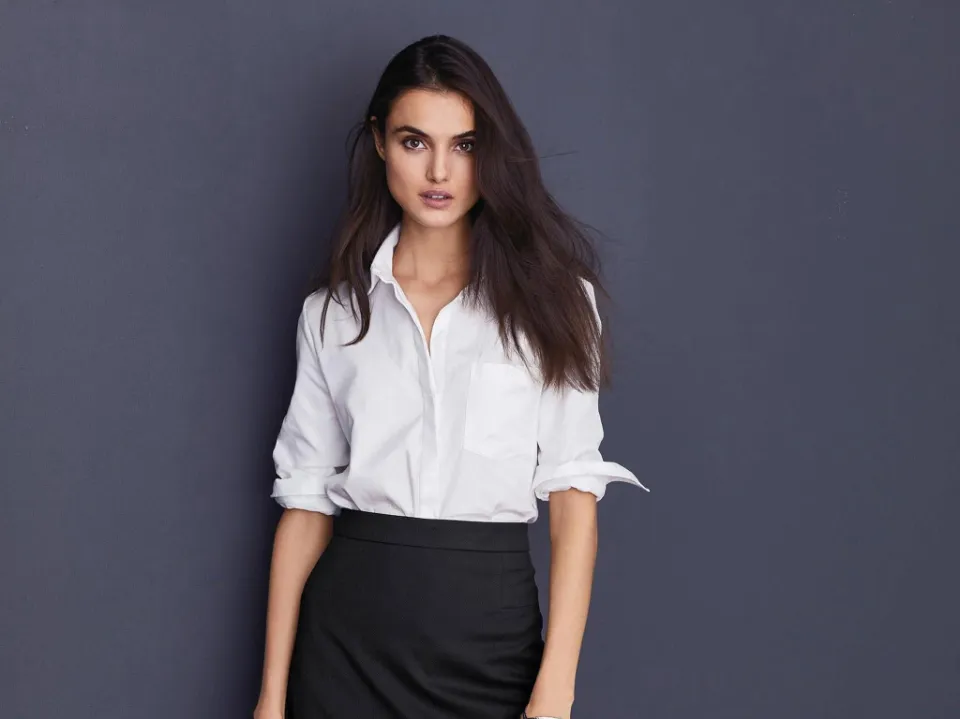 What to Wear With a Black Skirt