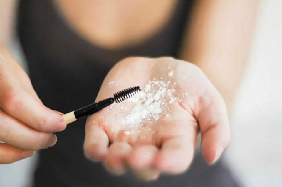 Can You Use Baby Powder as Dry Shampoo? Find Out More!