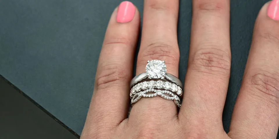 Does Anniversary Ring Replace Wedding Band