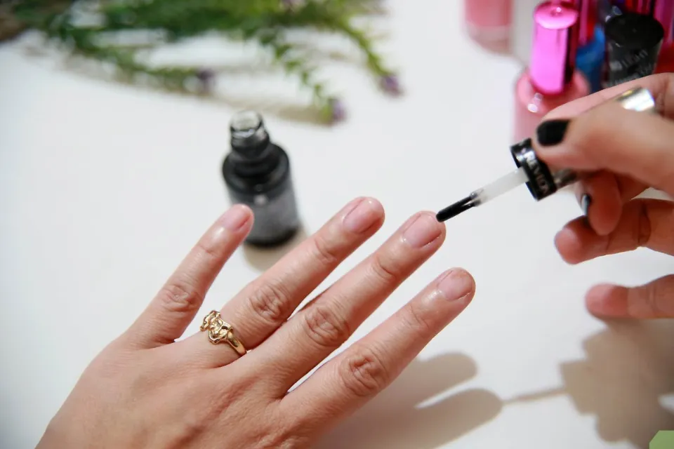How to Do Gel Manicure