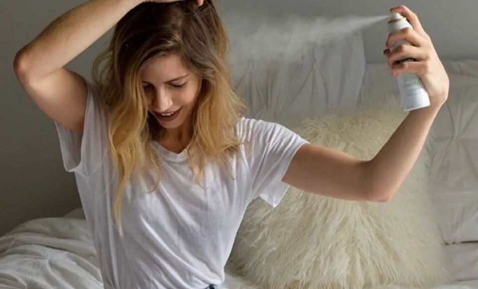 How to Get Dry Shampoo Out of Hair? 8 Easy Tips