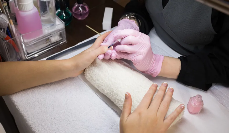 What Are Structured Gel Manicures