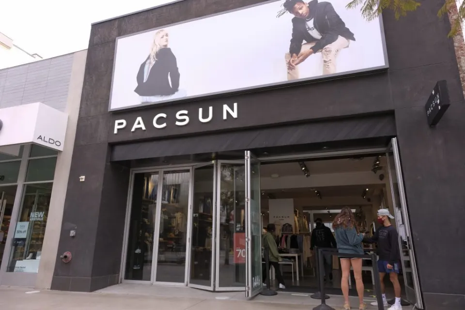 does PacSun restock