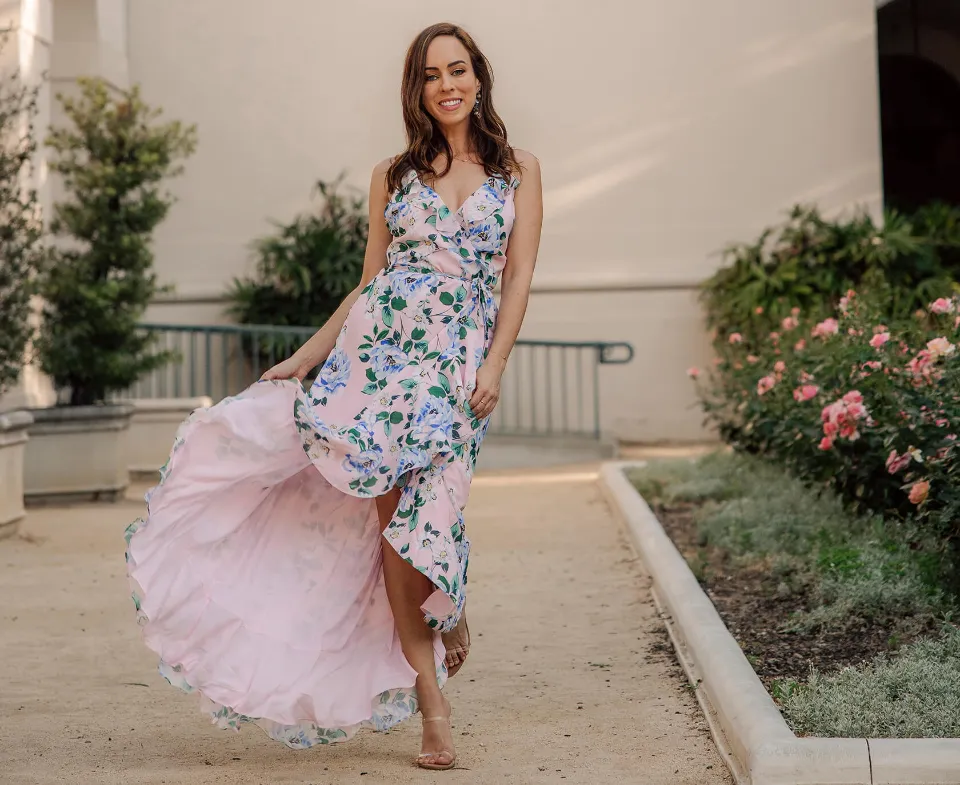 Can You Wear a Maxi Dress to a Wedding? Things to Know