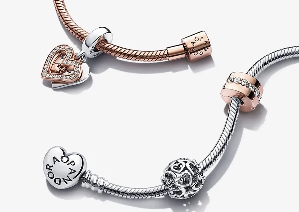 How to Put Charms on Pandora Bracelet