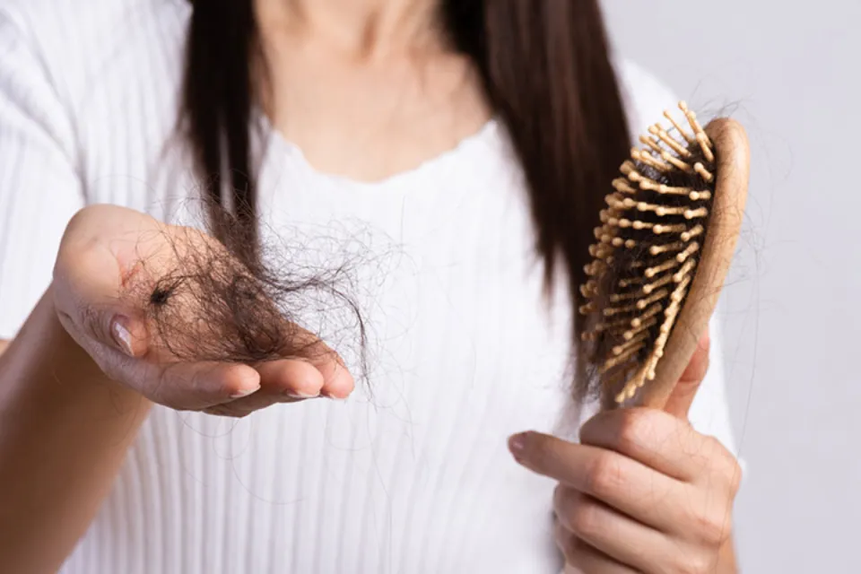 How to Stop Hair Loss in Teenage Girl? Cause & Treatment