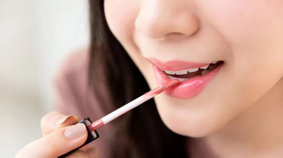 How to Use Liquid Lipstick