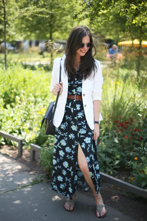 How to Wear a Maxi Dress in Autumn