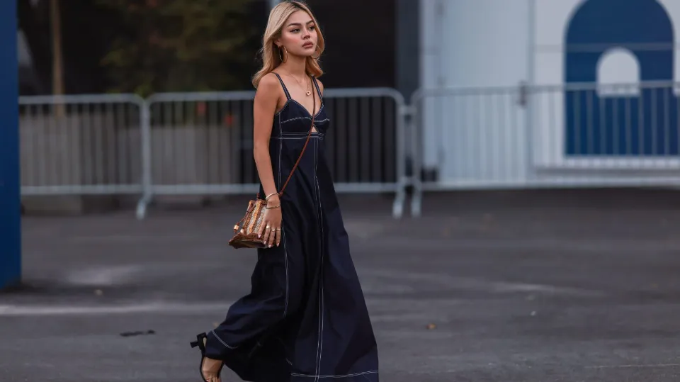 How to Wear a Maxi Dress in Fall
