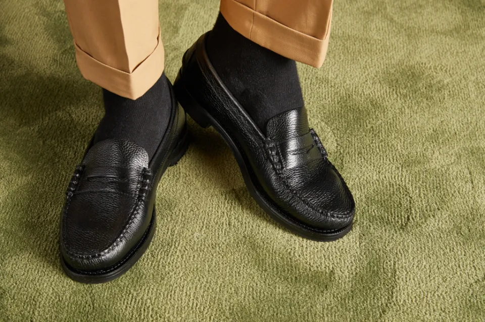 can I wear loafers with a suit