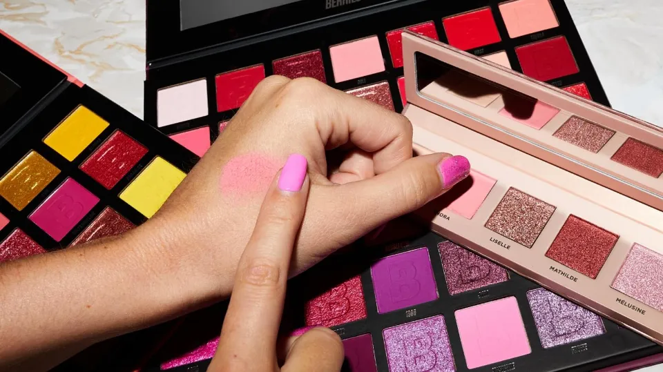 Does Eyeshadow Expire? Facts to Know