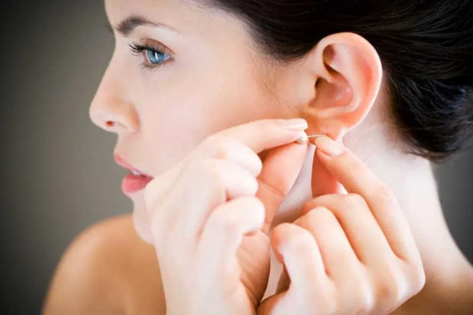 How to Prevent Your Earrings from Smelling