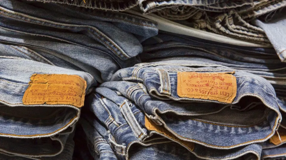 How to Tell If Levi's Are Vintage