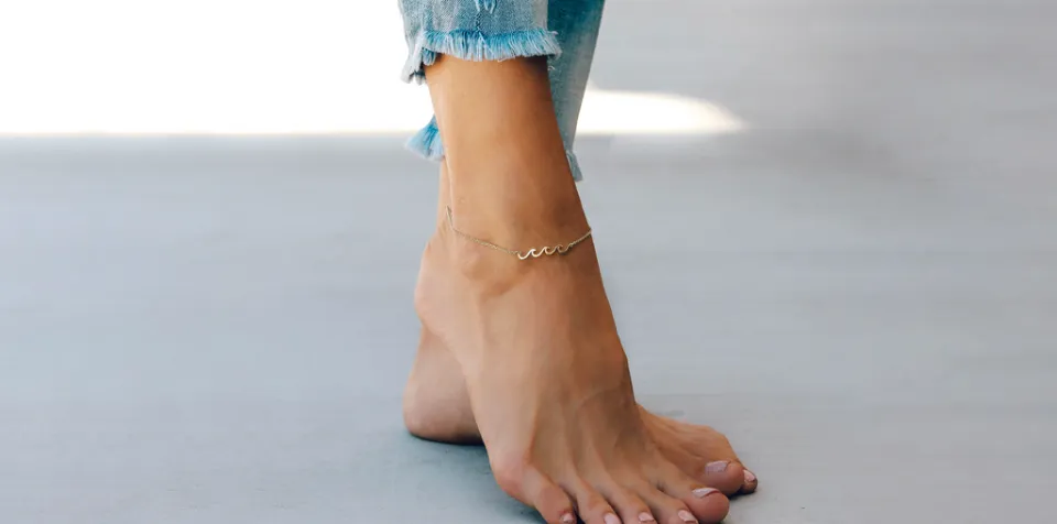How to Wear Ankle Bracelet