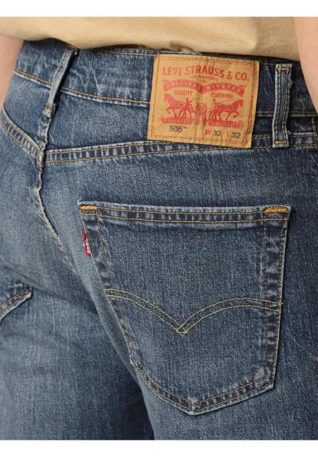 What's the Difference Between Levi's 501 and 505