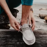 how to tighten hey dude shoes