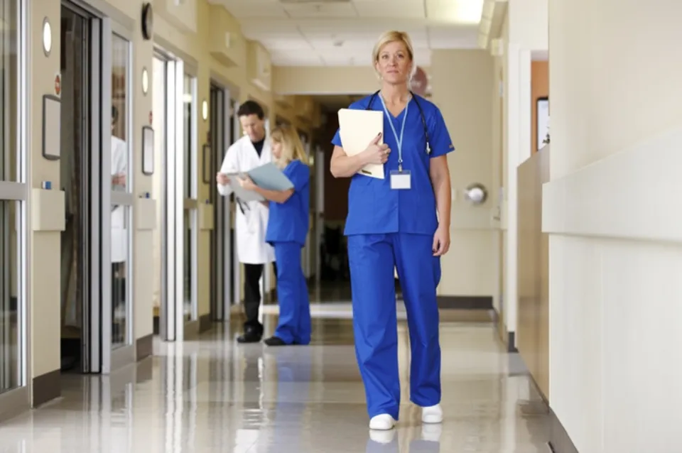 Can Nurses Wear Crocs