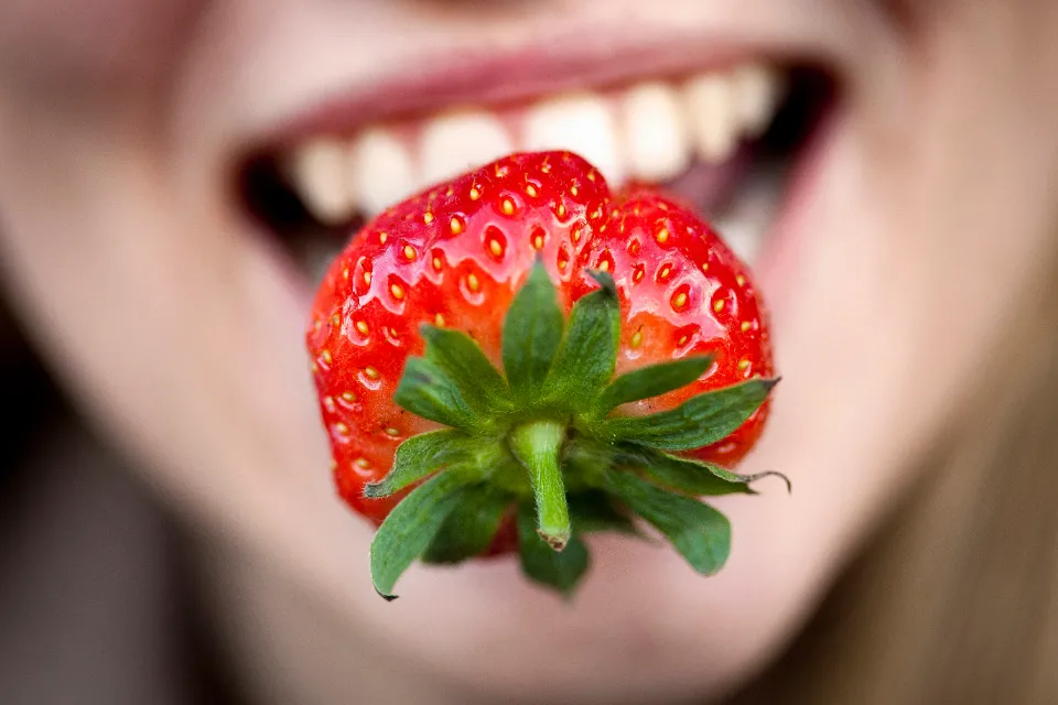Do Strawberries Whiten Teeth
