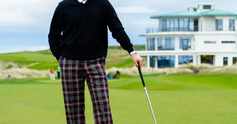 How Long Should Golf Pants Be? (Answered)