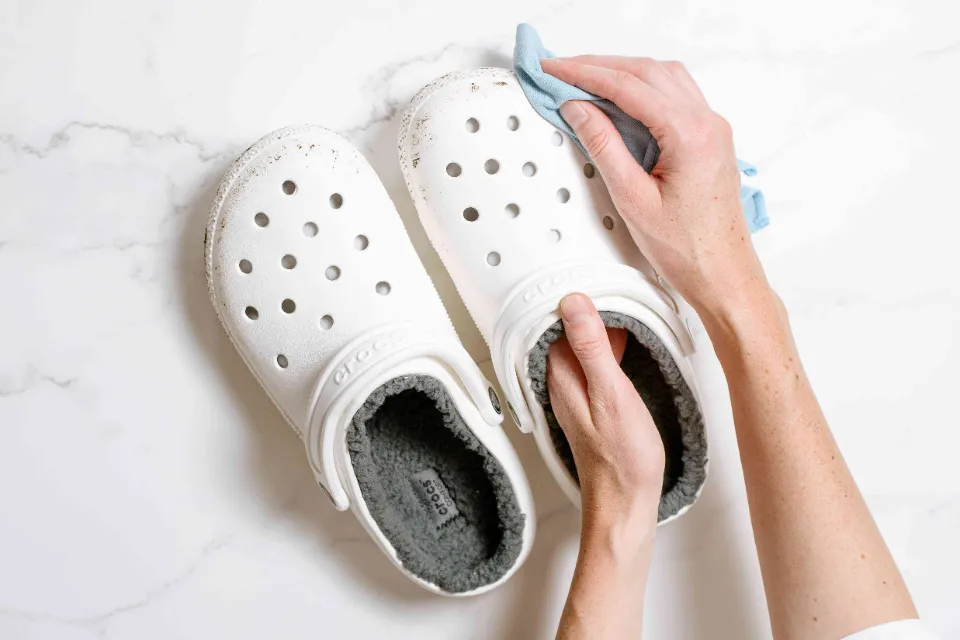 How to Clean Crocs