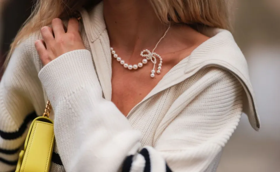 How to Wear Pearl Necklace? Ultimate Guide