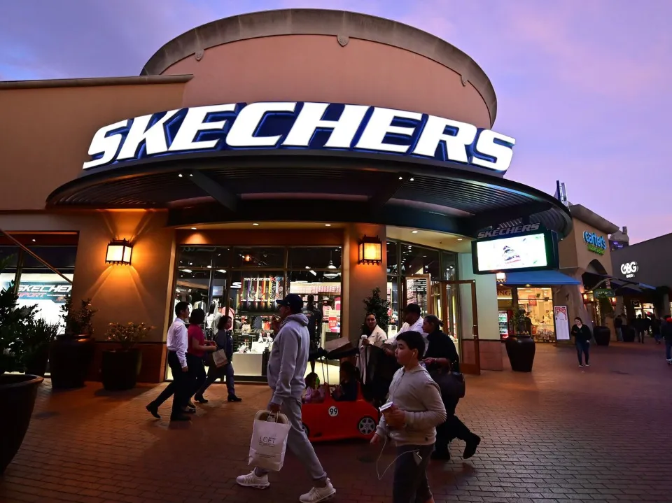 Skechers Return Policy 2023: How to Return Easily?