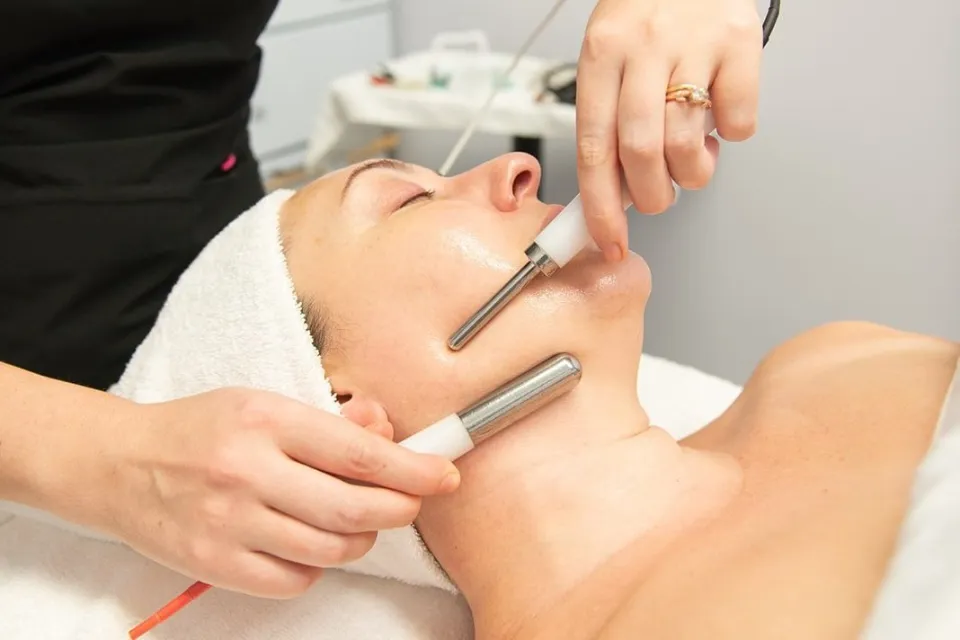 What is Microcurrent Facial