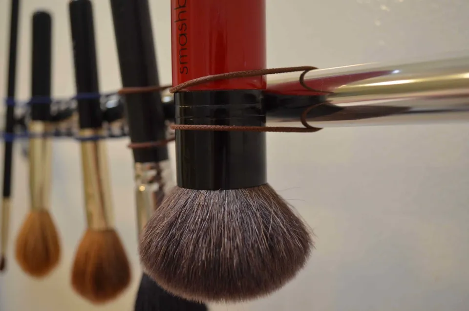 How to Dry Makeup Brushes