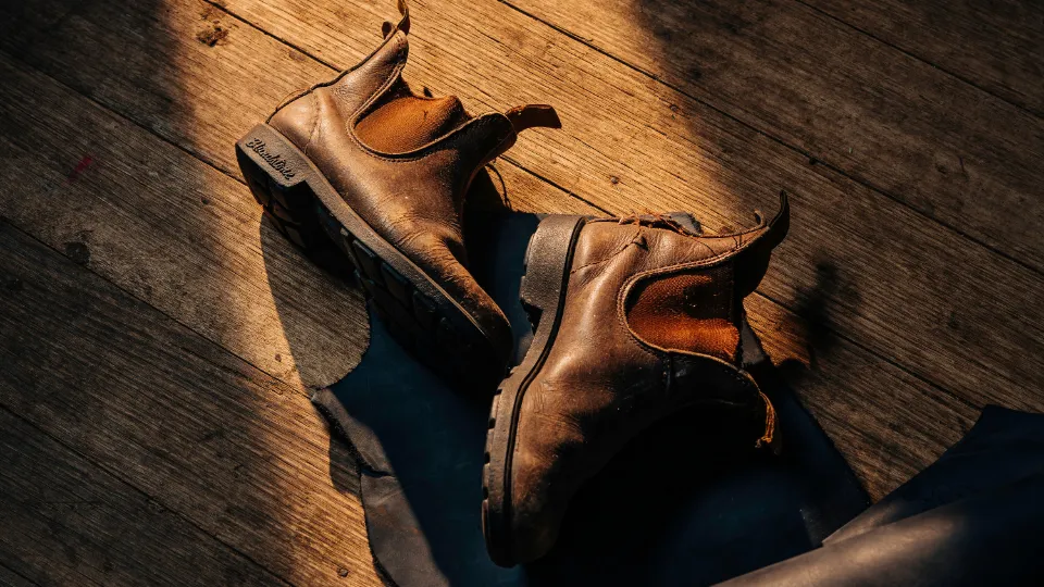 how to clean blundstone boots